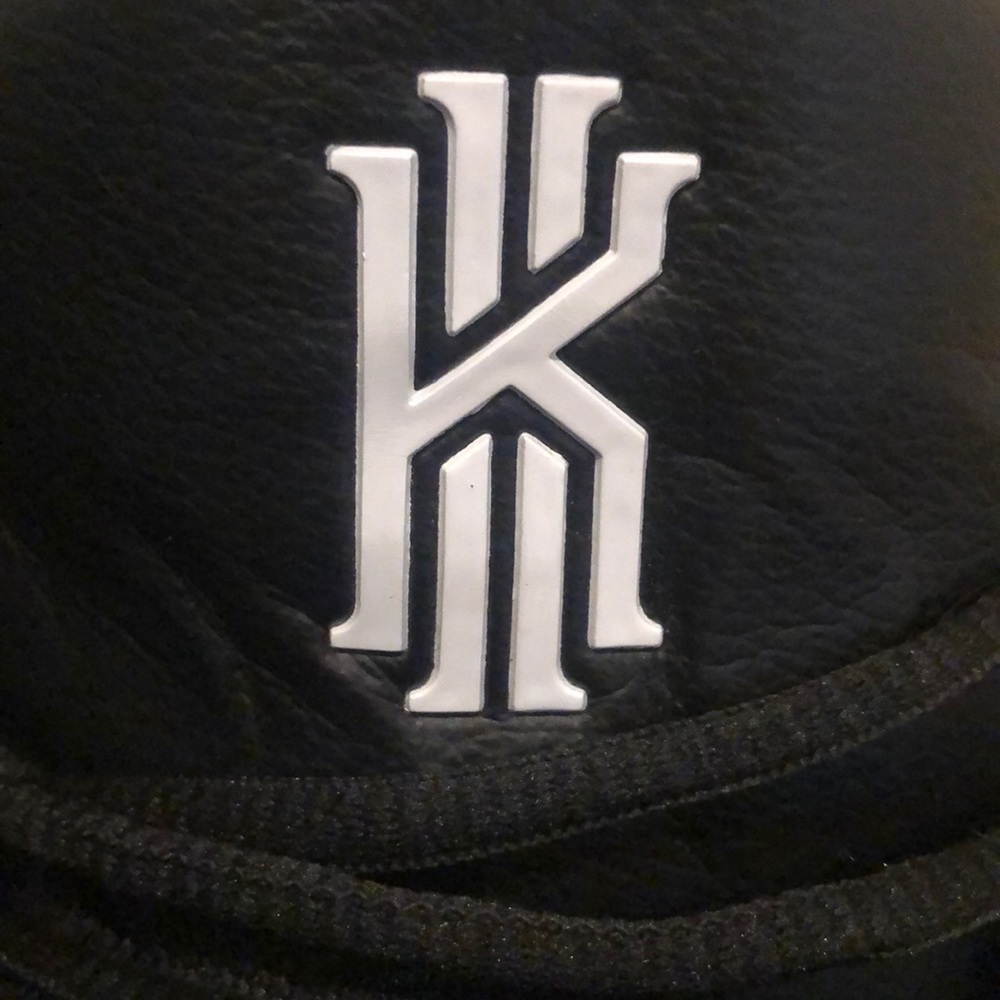 NIKE Size 13 Kyrie